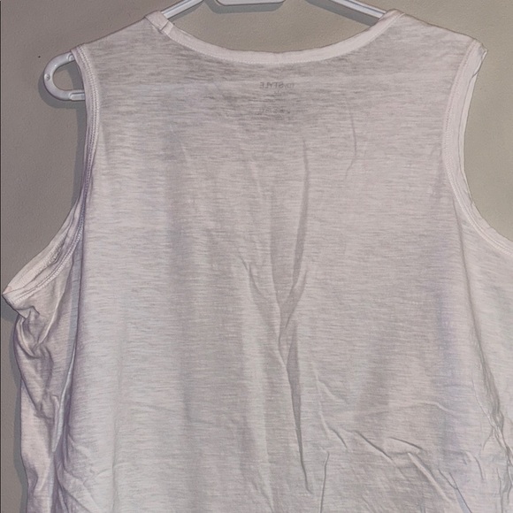 Chic White Sleeveless Tank Top - Picture 5 of 5